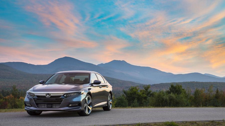  Honda Accord Touring Hybrid 2017 года  (NA) (фото 61 из 170)